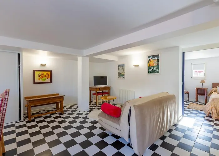 Maison Foncillon-chay Classee Pmr *