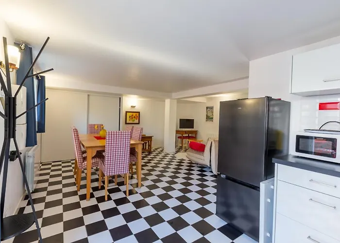 Maison Foncillon-chay Classee Pmr *